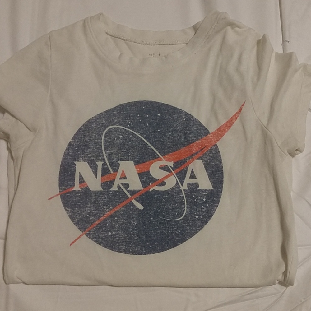 Tee shirt